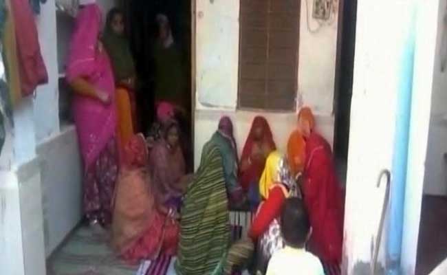 Man Dies In Bank Queue In Uttar Pradesh, Family Blocks Traffic