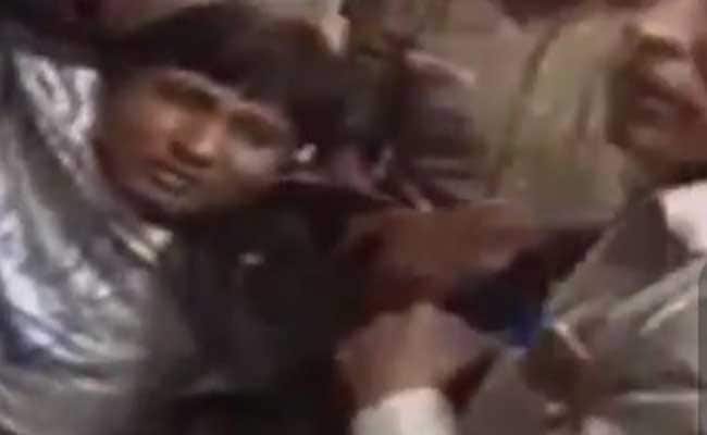 पूर्व सैनिक ग्रेवाल के बेटे का आरोप - राहुल गांधी से मिलने की कोशिश पर पुलिस ने की मारपीट