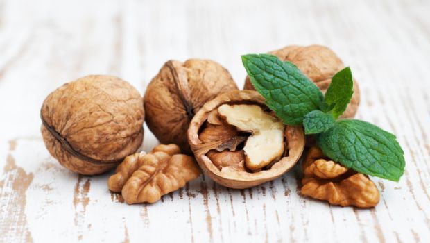 Walnuts May Boost Mood in Young Men: Study