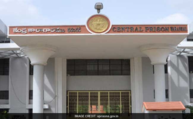 2 Prisoners Escape From Telangana's Warangal Jail