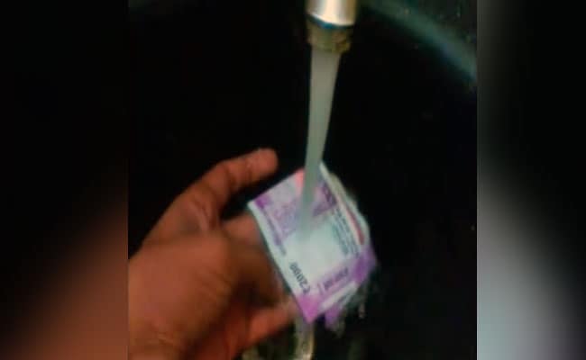 Trending: Millions Are Watching This Man Wash A Rs 2000 Note
