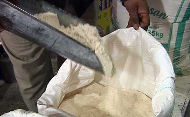 पाकिस्तान में 10 किलो आटा की कीमत 1250 रुपए पहुंची- The price of 10 kg flour reached Rs 1250 in Pakistan