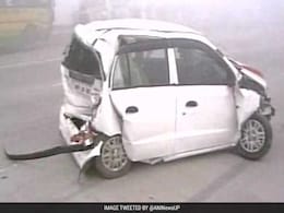 20 Vehicle Pile-Up On Yamuna Expressway, Many Reportedly Injured 20 Vehicle Pile-Up On Yamuna Expressway, Many Reportedly Injured
