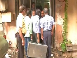 कर्नाटक : एसीबी का 8 सरकारी अफसरों के दफ्तर, घर पर छापा कर्नाटक : एसीबी का 8 सरकारी अफसरों के दफ्तर, घर पर छापा