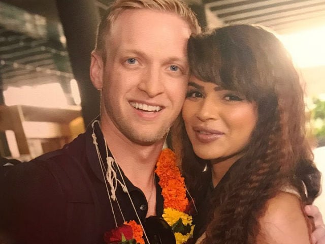 Aashka Goradia Got Engaged Over Christmas. Shares Pic