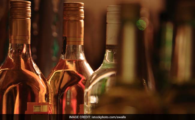 Chhattisgarh News: छत्तीसगढ़ में 'मदहोश' होना पड़ेगा महंगा, नई नीति के तहत सरकार ने बढ़ाई शराब की कीमत