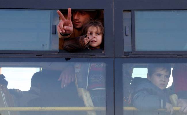 Thousands Leave Aleppo As UN Backs Sending Observers