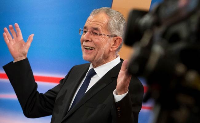 Austria's Green, Cigarette-Loving New President Alexander Van der Bellen