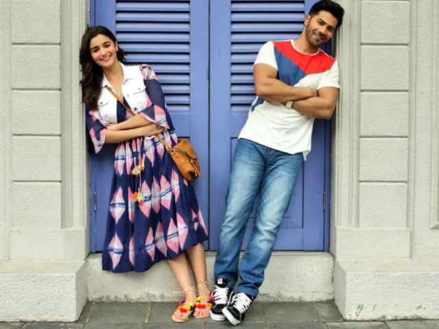 <i>Badrinath Ki Dulhania</i>: Alia Bhatt, Varun Dhawan Pose For Adorable Photoshoot