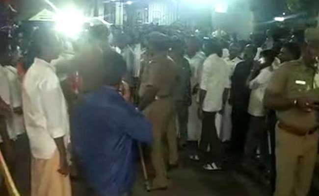चेन्नई में अपोलो अस्पताल के बाहर भारी भीड़, सुरक्षा बेहद कड़ी की गई