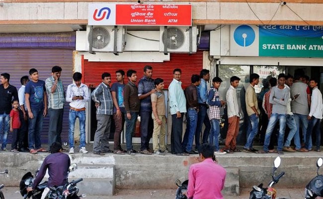 अब ATM से एक दिन में निकाले जा सकेंगे 4500 रुपये, एक जनवरी से लागू होगा नया नियम