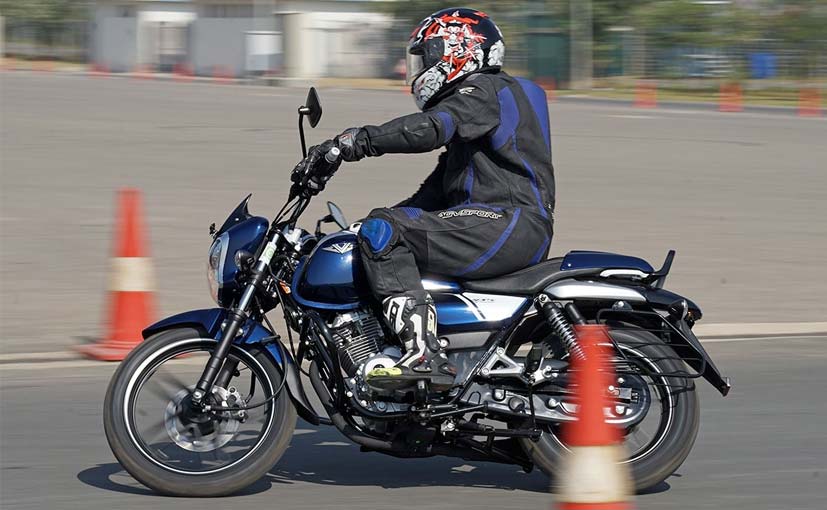 Bajaj V15 Gets Max Votes To Win CNB Viewers' Choice Two Wheeler of the Year 2017