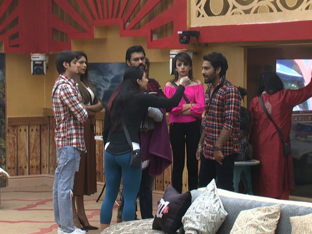 <I>Bigg Boss 10</i>, December 19, Written Update: Manveer, Bani And Gaurav Have A Massive Fight