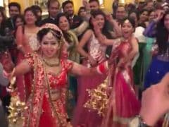 Millions Are Watching This Bride Dancing. <i>Pura</i> Facebook <i>Thumakda</i>. But Why?