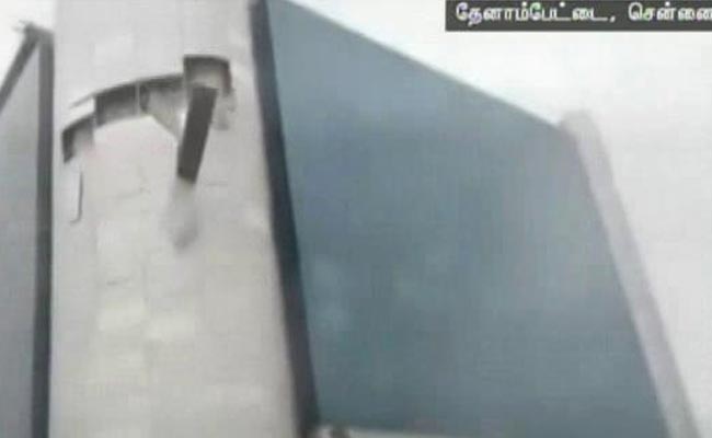 Cyclone Vardah Rips Glass Panels Off Chennai Hotel, Topples Tanker in Andhra Pradesh