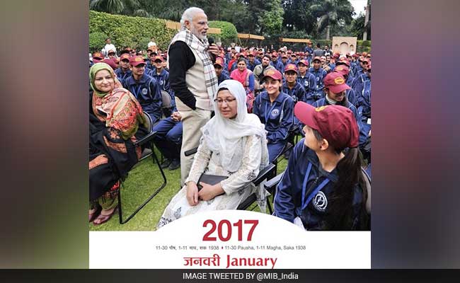 'मेरा देश बदल रहा है...हर पन्ने पर प्रधानमंत्री की तस्वीर के साथ जारी हुआ नए साल का कैलेंडर