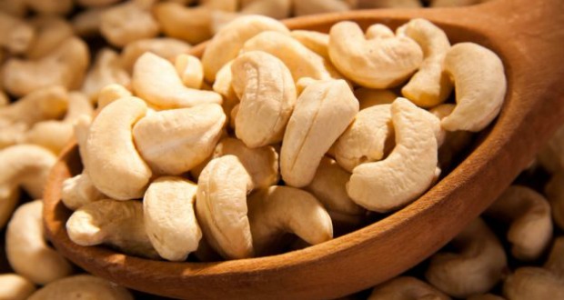 Do Cashew Nuts Cause Weight Gain? Busting The Myth!