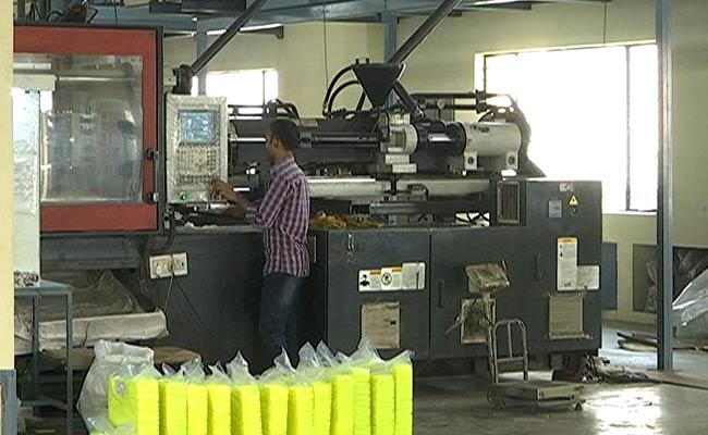 Bracing For Pay Day, Entrepreneurs Press For Cashless Salaries