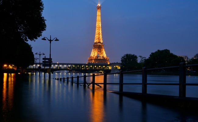 Paris On Alert As Rising Seine Poses Flood Risk