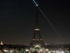 Paris Turns Off Eiffel Tower Lights In Solidarity With Egypt