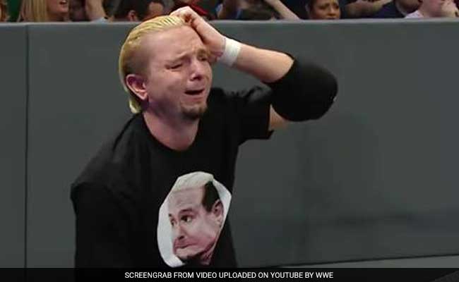 WWE Smackdown: Dean Ambrose Loses To The Miz After Interference By James Ellsworth