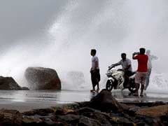 Cyclone Vardah Update: Navy On Alert, Schools Closed As Storm Nears Tamil Nadu, Andhra Pradesh