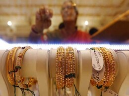 गोल्ड के बदले अब दो लाख रुपये तक का कर्ज मिल सकेगा, RBI ने जारी की अधिसूचना गोल्ड के बदले अब दो लाख रुपये तक का कर्ज मिल सकेगा, RBI ने जारी की अधिसूचना