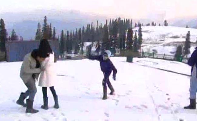 Tourists Flock Back As Kashmir Settles Down, Snow Descend on Gulmarg