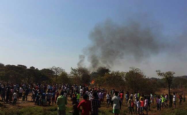 मुंबई : हेलीकॉप्टर हादसे में मृतक संख्या दो हुई मुंबई : हेलीकॉप्टर हादसे में मृतक संख्या दो हुई