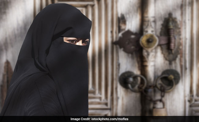 Kolkata College Flags Miscommunication After Teacher Resigns Over Hijab
