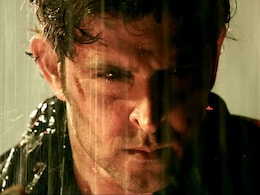 <i>Kaabil</i> New Poster: Hrithik Roshan 'Can See But Has No Eyes' <i>Kaabil</i> New Poster: Hrithik Roshan 'Can See But Has No Eyes'