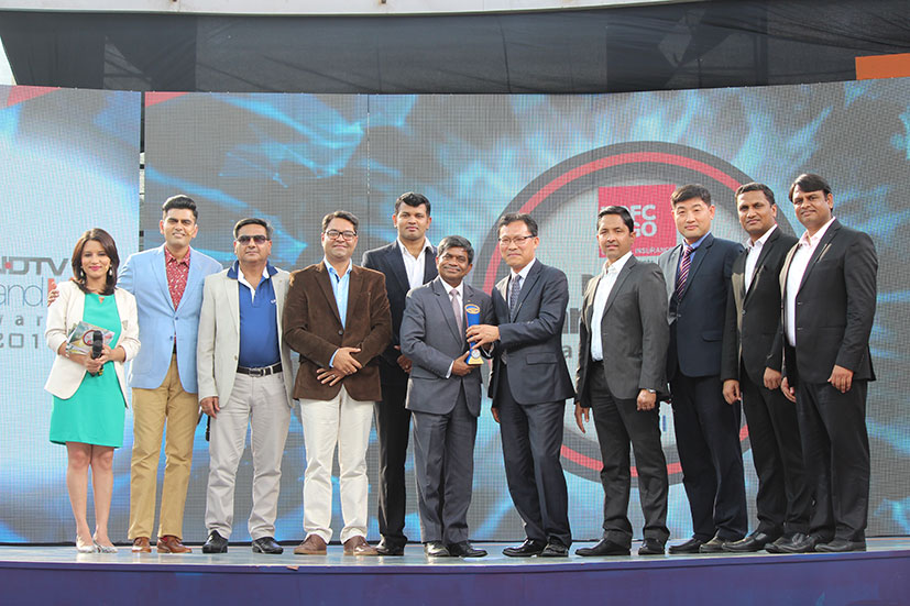 Hyundai Wins Four Wheeler Manufacturer Of The Year At The Car And Bike Awards 2017