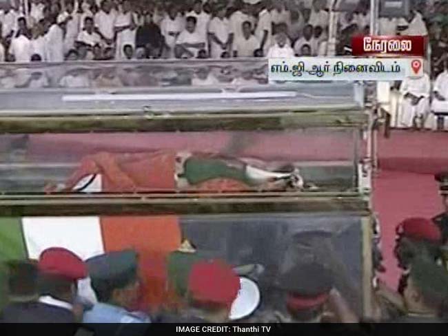 2 Tonne Flowers, 40 Workers In Jayalalithaa's Procession Truck