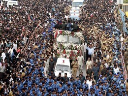 360 Degree View Of Thousands At Jayalalithaa's Funeral 360 Degree View Of Thousands At Jayalalithaa's Funeral