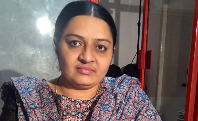 Huge Cut Out Supporting Jayalalithaa's Niece Comes Up In Coimbatore