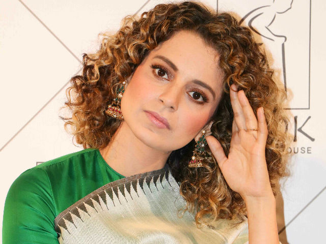 Kangana Ranaut cuts sister Rangoli Chandels hair at home My  younggunmurgan ever ready for anything  Bollywood  Hindustan Times