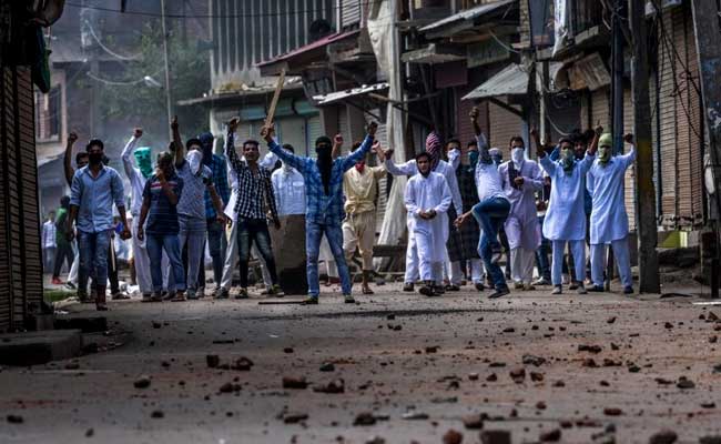 Cases Against Stone-Throwers In Kashmir To Be Reviewed, Says Government