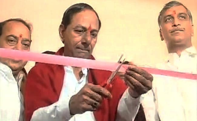 600 Priests At Telangana Chief Minister KCR's Mass Housewarming Party