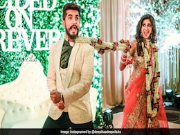 किश्वर-सुयश की शादी, बिग बॉस में 'भाई' बने प्रिंस का दिया लहंगा पहन कर बनी दुल्हन किश्वर-सुयश की शादी, बिग बॉस में 'भाई' बने प्रिंस का दिया लहंगा पहन कर बनी दुल्हन