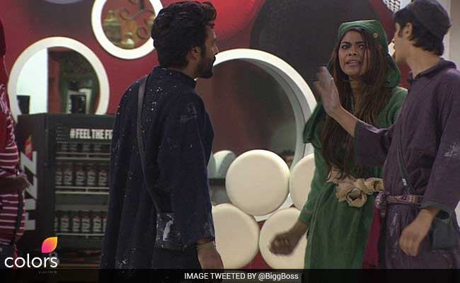 Bigg Boss 10 : घर में आया कैप्टेंसी का तूफान, लोपा ने बानी को कहा 'सड़क छाप'