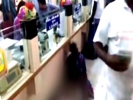 70-Year-Old Dies In Bank Queue In Tamil Nadu, No One Rushes To Help 70-Year-Old Dies In Bank Queue In Tamil Nadu, No One Rushes To Help