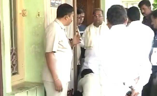After Video Of Man Helping Siddaramaiah With Shoes, A Rush To Explain
