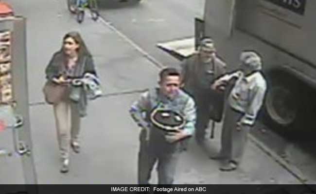 Manhattan's Brazen Bucket-Of-Gold Thief Now Sought In California