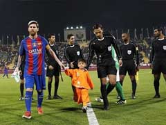 फुटबॉल स्‍टार लियोनेल मेसी से मिलकर खुशी से फूला नहीं समा रहा अफगानिस्‍तान का उनका नन्‍हा प्रशंसक मुर्तजा..