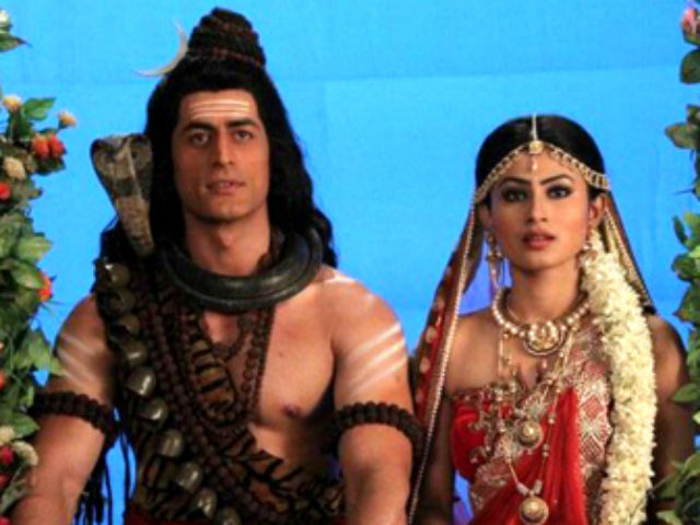 Are Mohit Raina, Mouni Roy Getting Married? The Answer Here