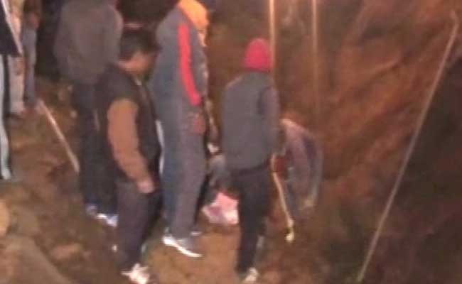 8 Labourers Die In Nainital After Part Of Hillock Falls On Them