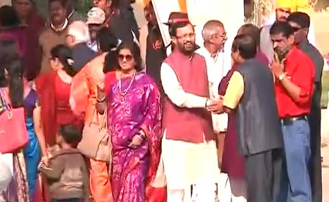 नितिन गडकरी की बेटी की शादी : राजनाथ सिंह, प्रकाश जावड़ेकर समेत कई दिग्‍गजों ने की शिरकत