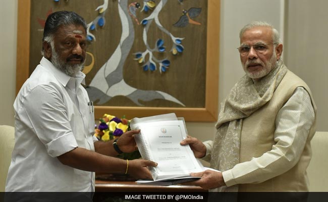 Bharat Ratna For Amma, Says Panneerselvam. Silence On Sasikala Natarajan