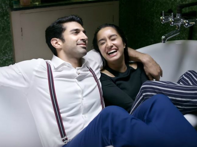 <I>OK Jaanu</i> Song <I>Enna Sona</i>: Aditya Roy Kapur Sings His Heart Out For Shraddha Kapoor