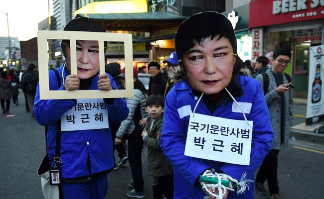 South Korea Prosecutors Charge 2 Senior Ex-Park Geun-hye Officials: Report